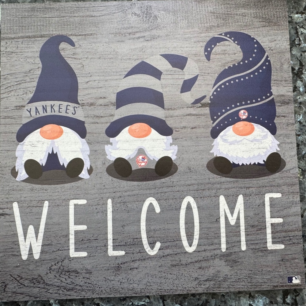 New York Yankees 9.5'' x 9.5'' Welcome Gnomes Sign Officially Licensed Gear New